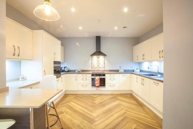 Stylish 2 Bedroom Apartment In Park Circus, West End 格拉斯哥 外观 照片