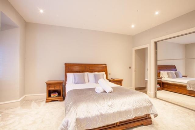 Stylish 2 Bedroom Apartment In Park Circus, West End 格拉斯哥 外观 照片