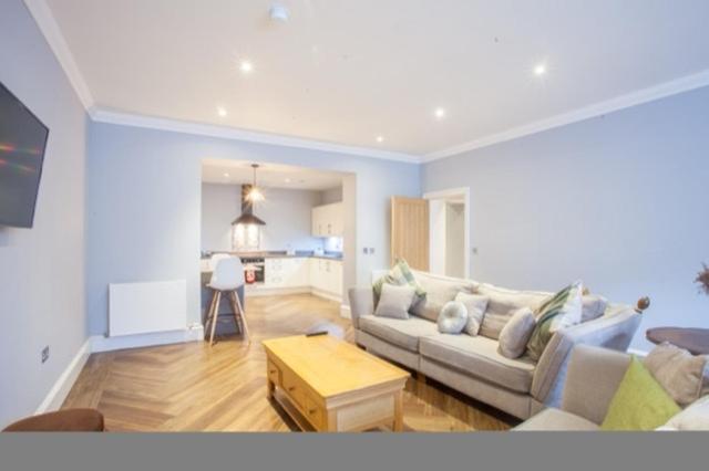 Stylish 2 Bedroom Apartment In Park Circus, West End 格拉斯哥 外观 照片
